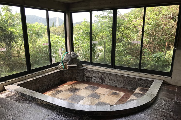 大浴場<br>大浴場で日々の疲れをリフレッシュ!<br><a href="/spa" class="mt010">詳細をみる</a>